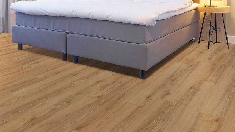 planeo Vinyle à clic rigide - FlexCore 55 Chêne toffee | Isolation phonique intégrée (plfc-5233FS55)