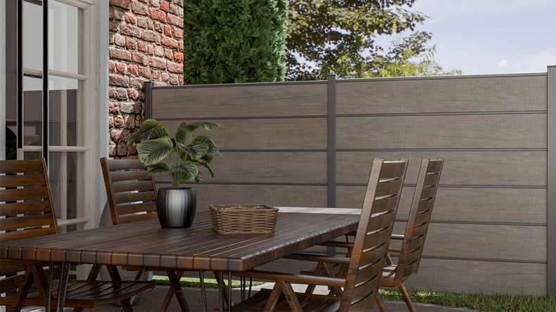 planeo Gardence Simply Premium - Clôture à emboîter en PVC Monument Oak avec pilastres en anthracite 180 x 180 cm