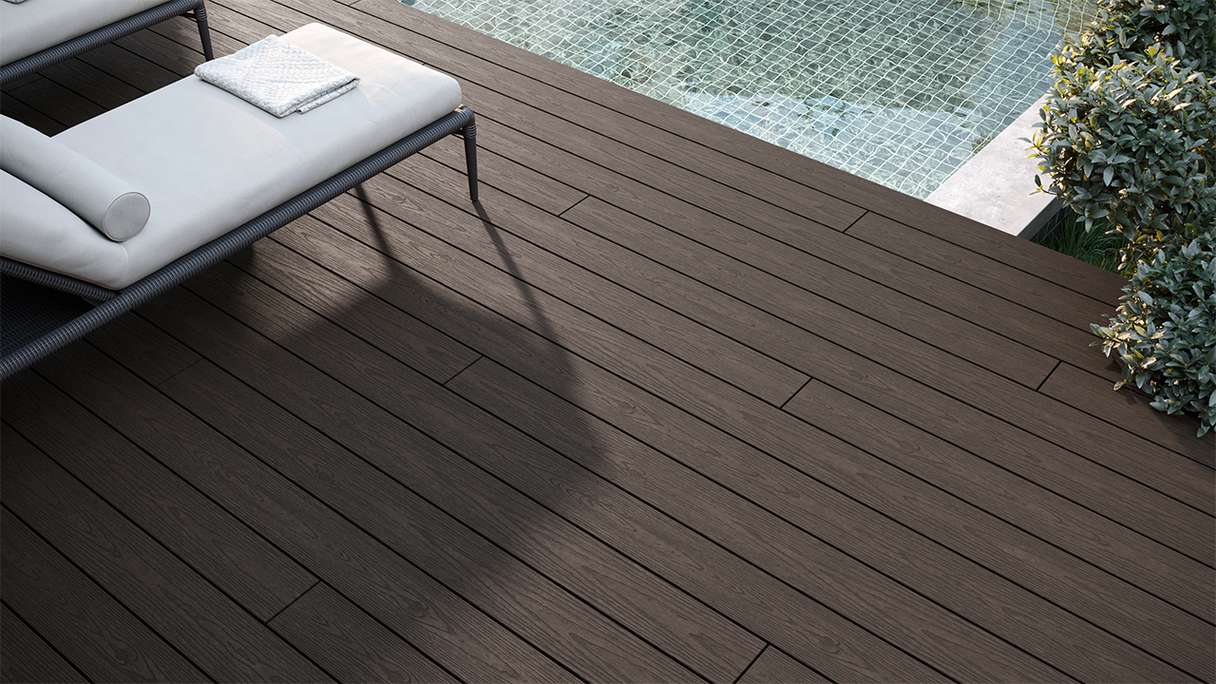 planeo CoEXWood Lame de terrasse WPC massif enrobé - brun clair/brun foncé 3m structuré