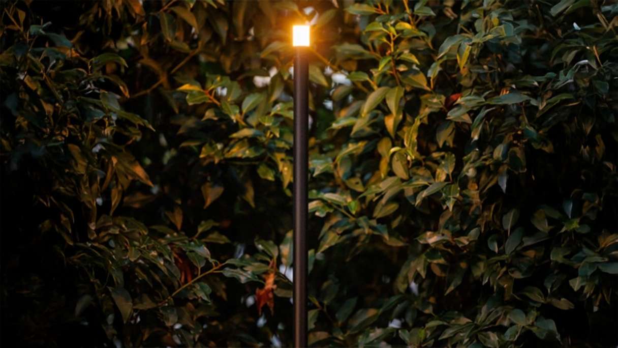 planeo Éclairage de jardin 12V - Lampe à socle LED Erba moyenne - 1W 100 lumens