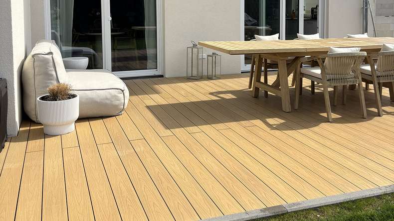 planeo CoEXWood Lame de terrasse WPC massif enrobé - Sable/Caramel 3m structuré