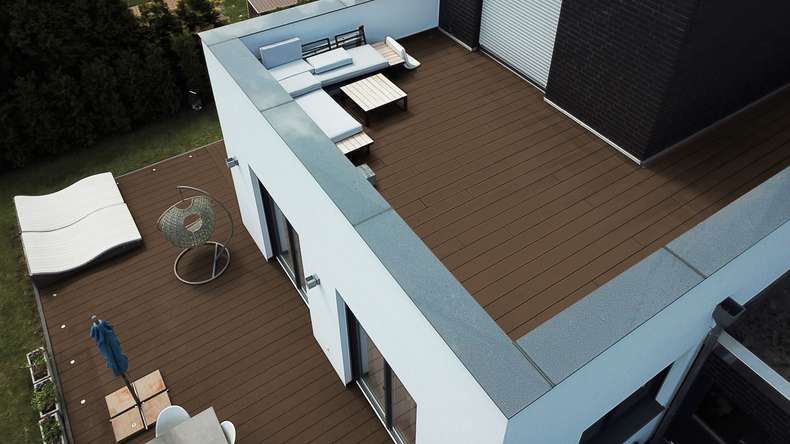 TitanWood Kit complet - 5m lame à âme creuse structure rainurée brun foncé 55,5m² compris UK alu