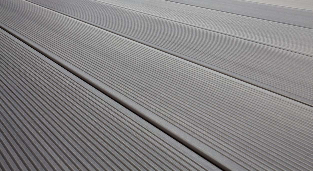 TitanWood Kit complet - 4m lame à âme creuse structure rainurée gris clair 41,2m² compris UK alu
