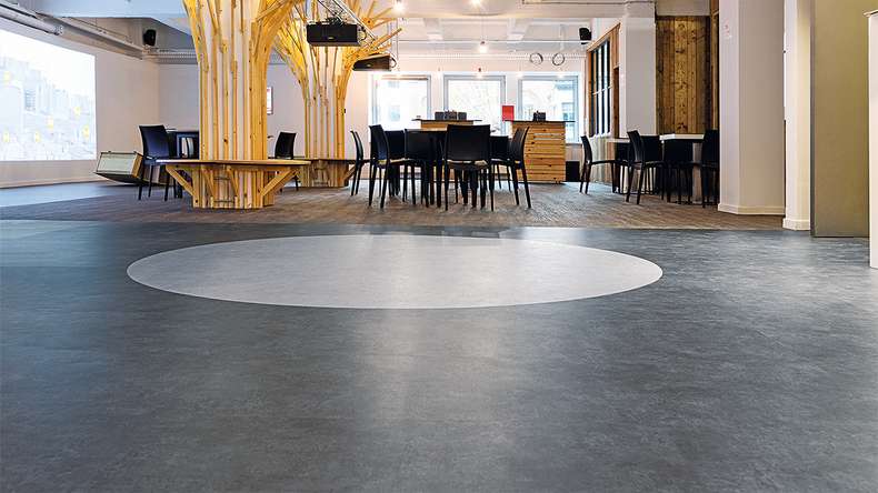 Forbo Allura Material 55 vinyle adhésif - Charcoal Concrete (624518DR5_con)