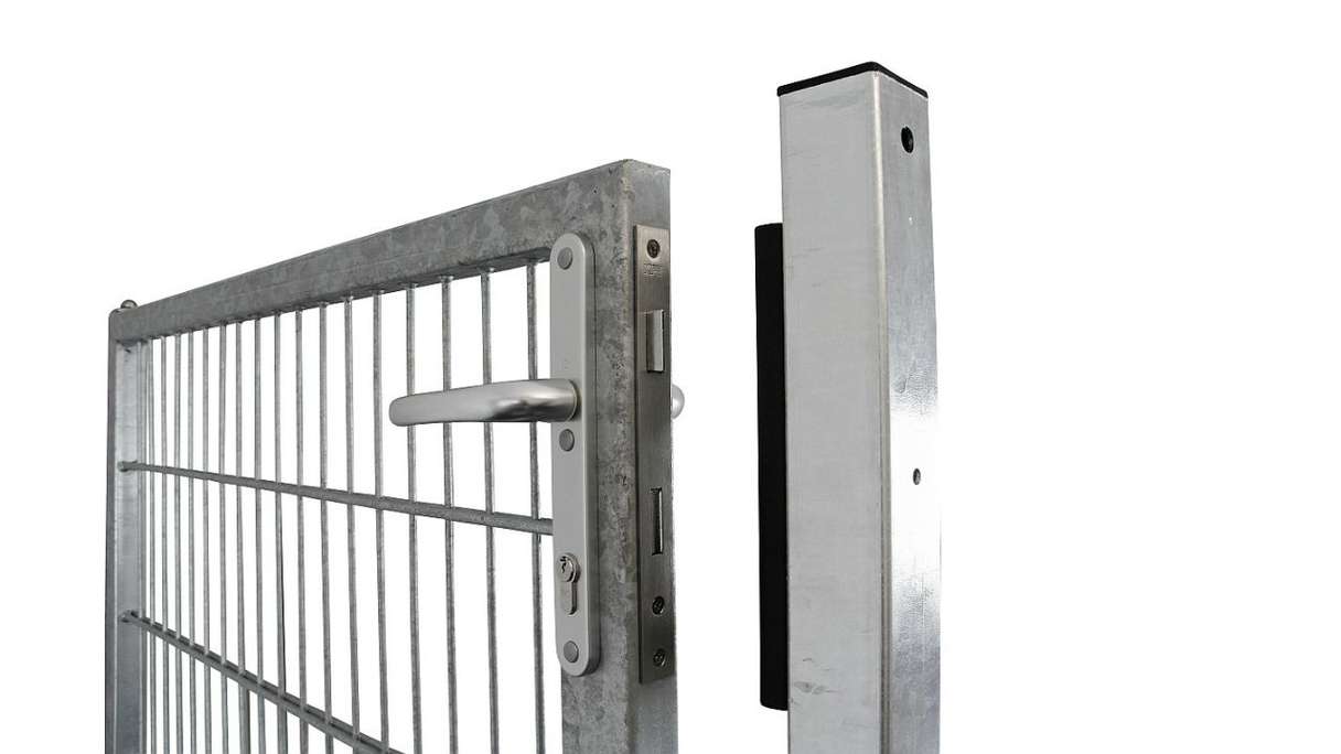 Porte universelle moyenne 1 groupe galvanisé à chaud H 1400 x L 1590 mm poteaux de porte inclus