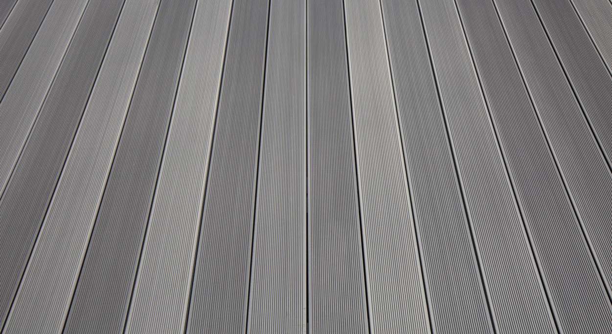 TitanWood Kit complet - 5m lame creuse rainurée structure gris clair 51m² compris UK alu