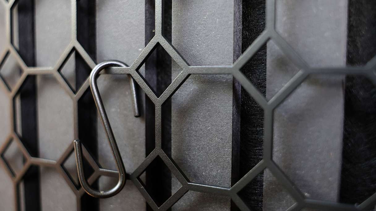planeo Grille de rangement - noir avec 4 crochets en S