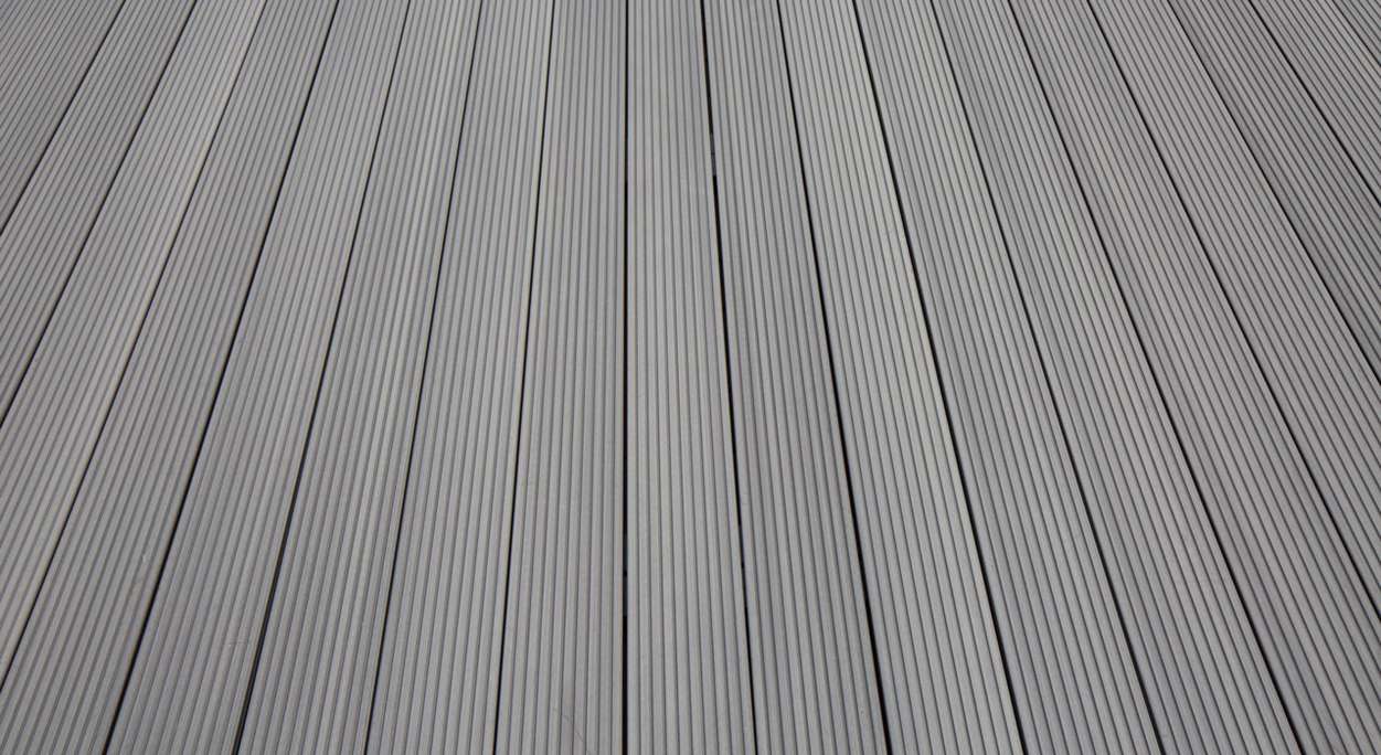 TitanWood Kit complet - 3m structure en lames creuses rainurées gris clair 9,3m² compris UK alu