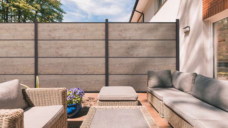 planeo Gardence Resistant - Clôture à emboîter HPL aspect bois 180 x 183 cm