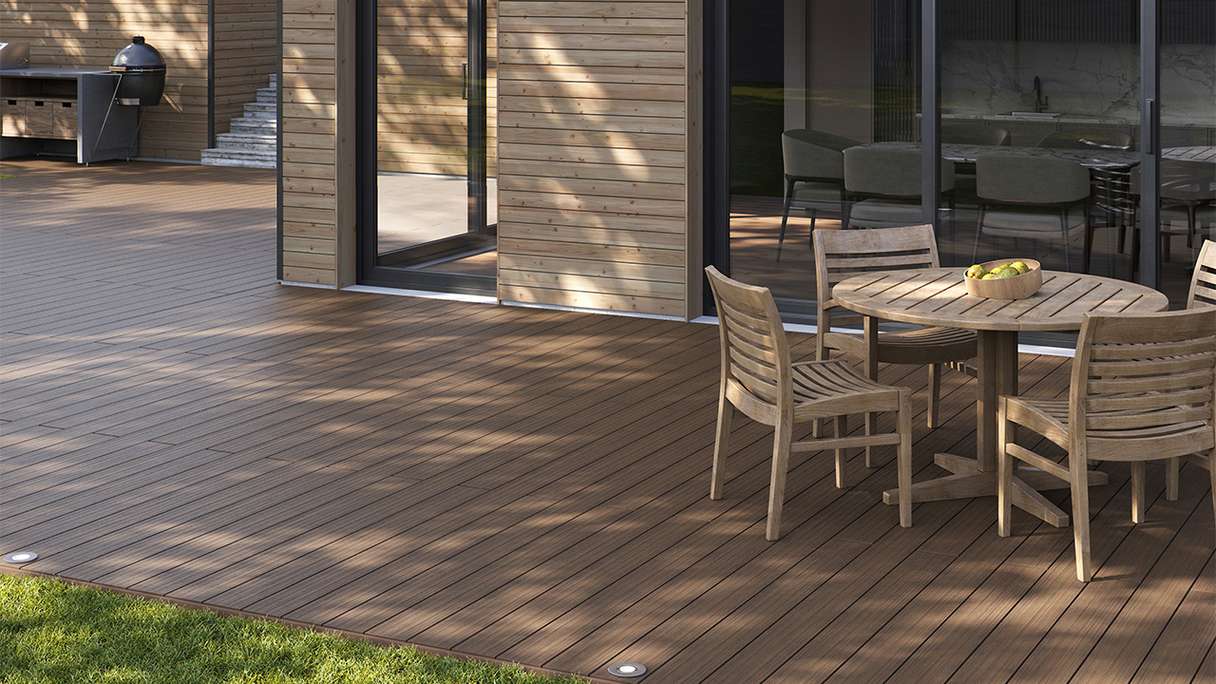 planeo AntikWood Lame de terrasse WPC massif - marron clair 3m vieilli à l'ancienne