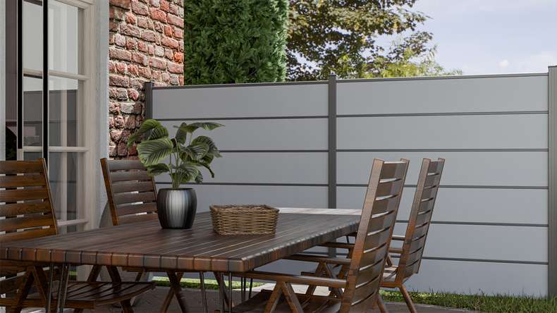 planeo Gardence Simply Premium - Clôture à emboîter en PVC gris argenté avec pilastres anthracite 180 x 180 cm