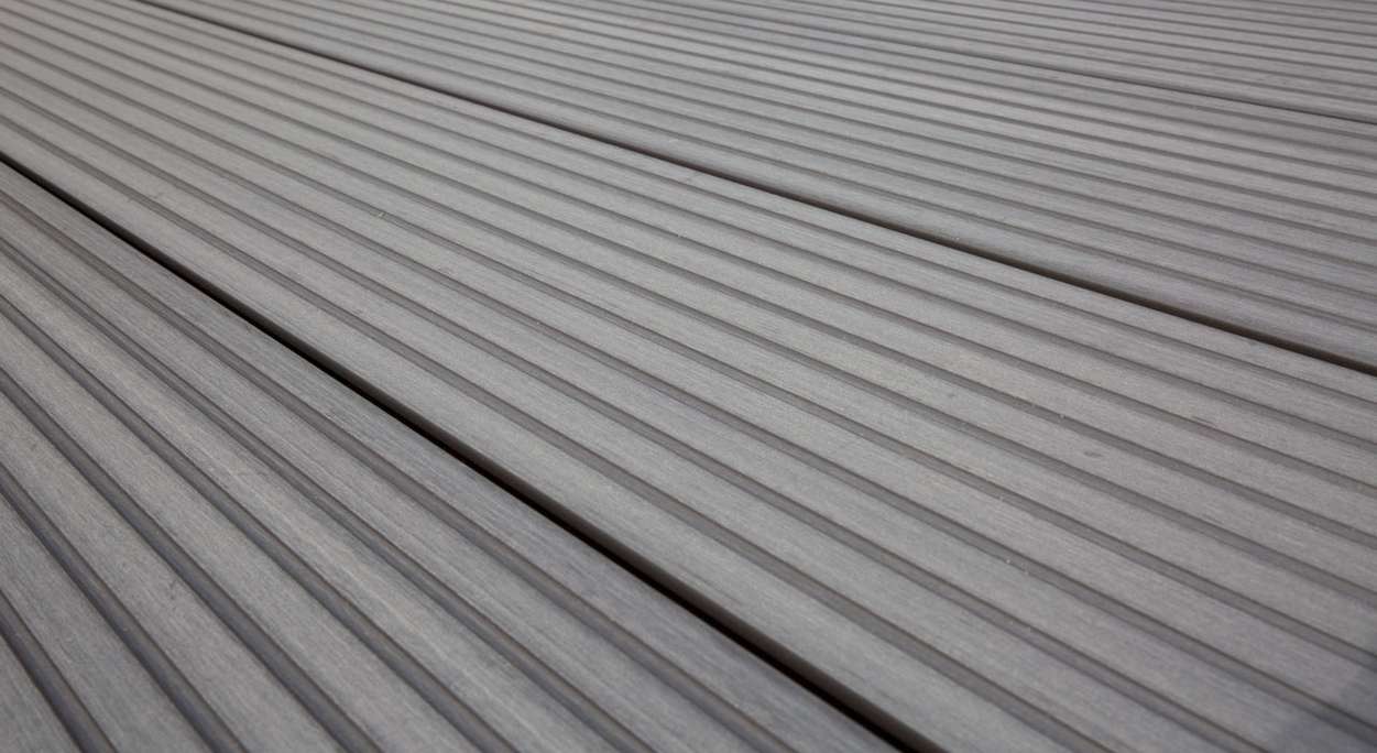 TitanWood Kit complet - 4m lame à âme creuse structure rainurée gris clair 41,2m² compris UK alu