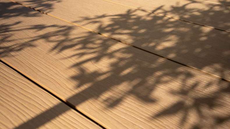 planeo MAXLine Nature - WPC CoEx lame de terrasse XL gainée chambre creuse - sable 3m structuré/lisse brossé