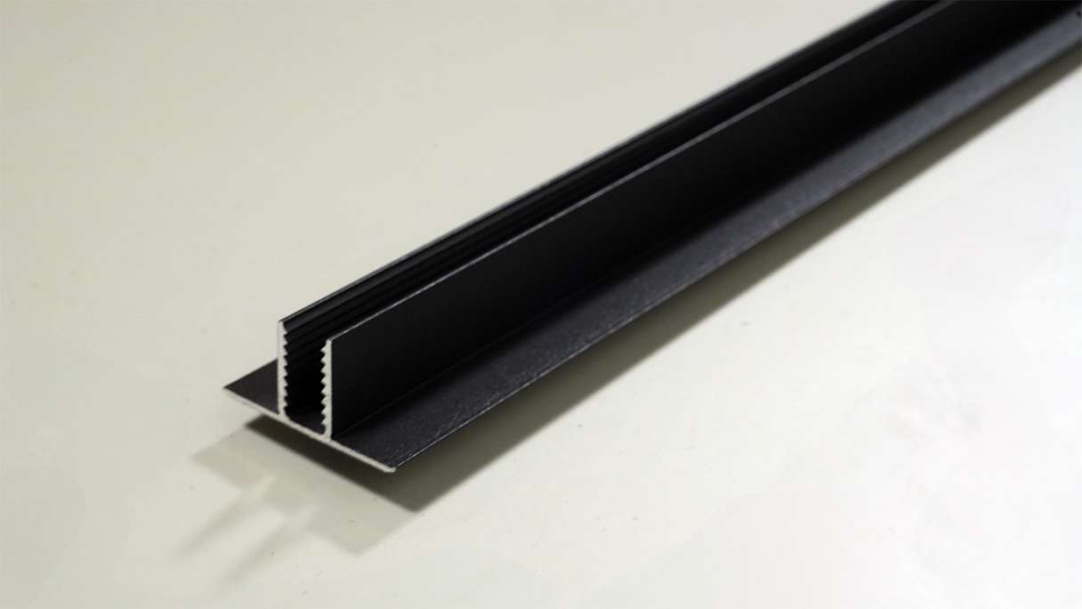 planeo Fassado - Profilé de finition en T noir 2.90m