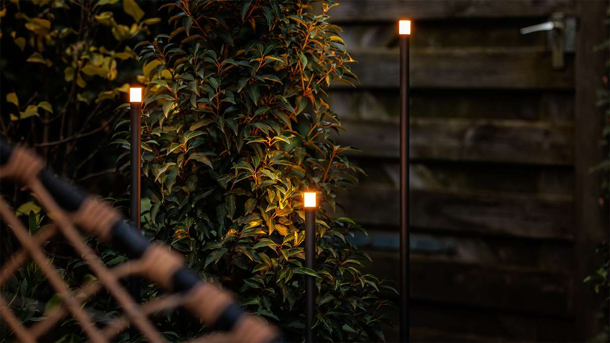 planeo Éclairage de jardin 12V - Lampe à culot à LED Erba 3 kit - 1W 100 lumens