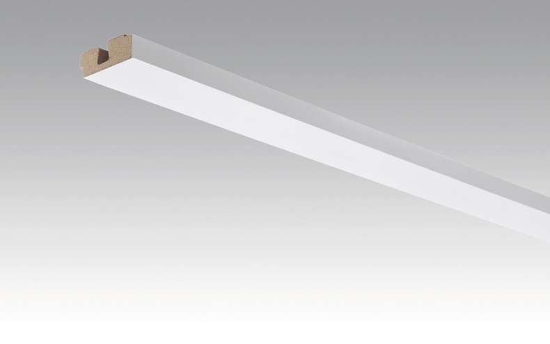 Plinthes MEISTER Habillage de plafond blanc brillant 4084 - 2380 x 40 x 15 mm