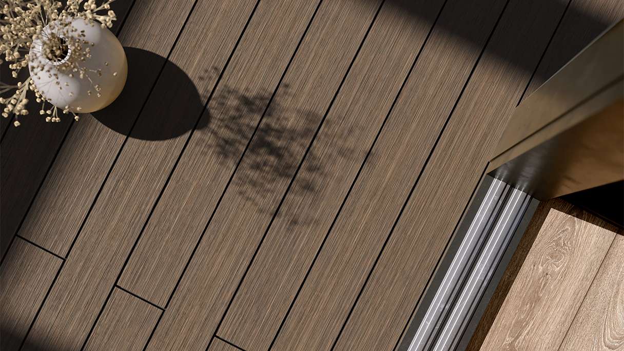 planeo AntikWood Lame de terrasse WPC massif - marron clair 3m vieilli à l'ancienne