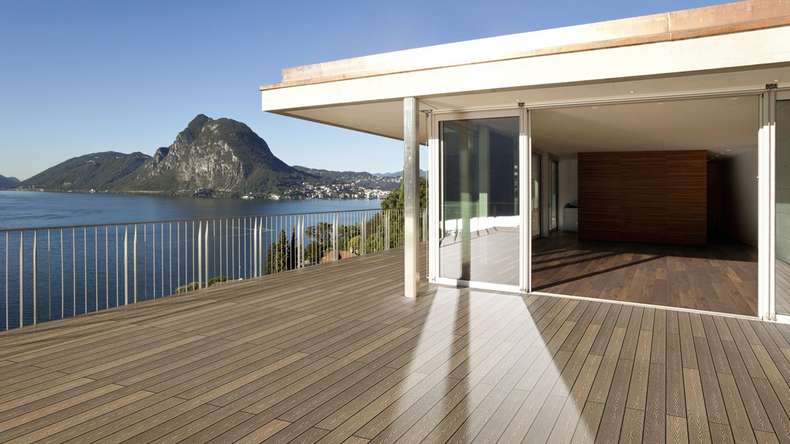 Lame de terrasse Planeo SolidWood en WPC - Brun terre 4,20 m, style français / structure 3D