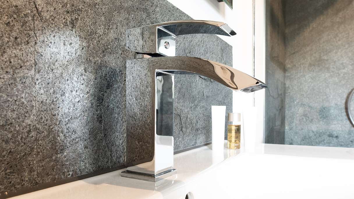 planeo EVOLITH EasyFix - Revêtement mural en pierre naturelle Urban Grey 600 x 300 mm - 6pcs.