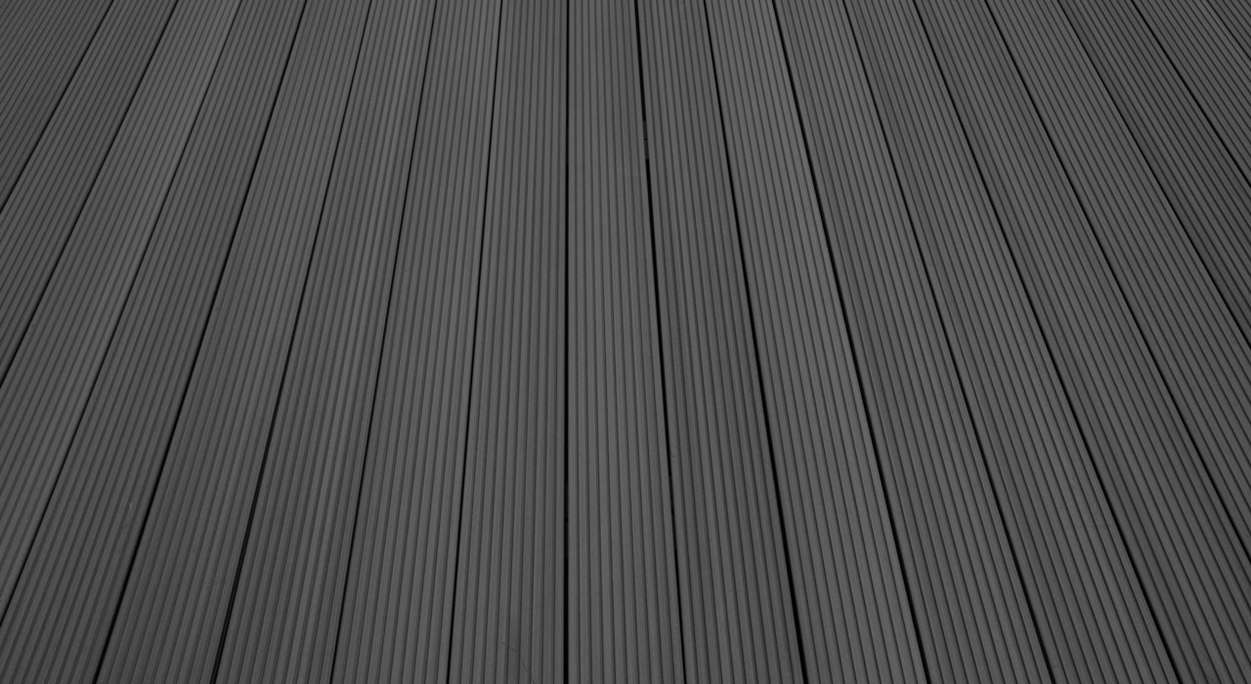 TitanWood Kit complet - 3m lame massive rainurée structure gris foncé 30,4m² compris UK alu