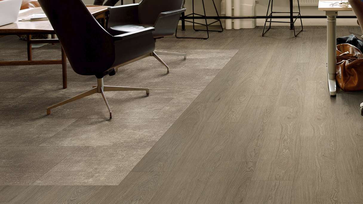 Gerflor Vinyle à clic Rigid - Création 55 Clic EIR Lounge Oak Chestnut | Grain synchronisé (60691274)