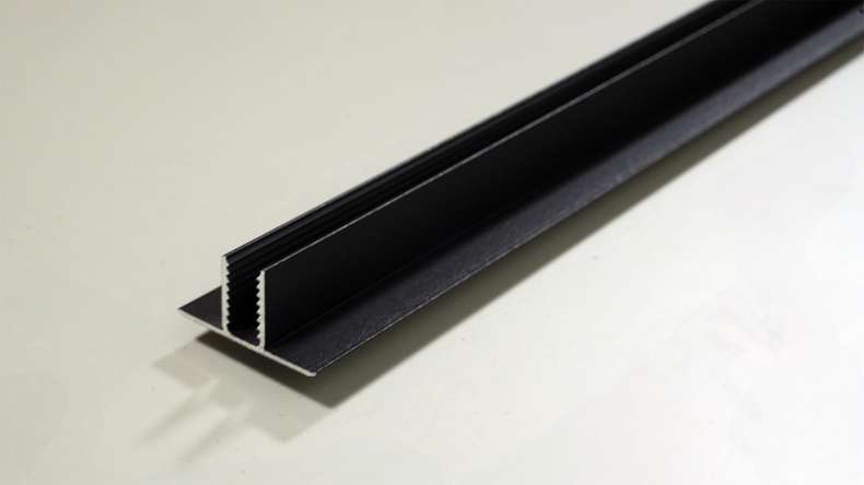 planeo Fassado - Profilé de finition en T noir 2.90m