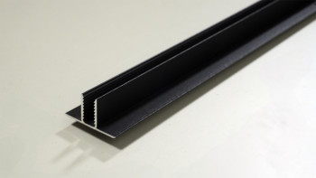 planeo Fassado - Profilé de finition en T noir 2.90m
