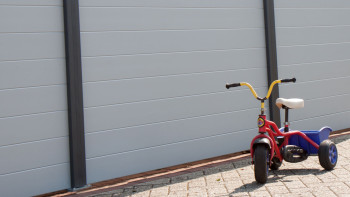 planeo Gardence Metallic - Clôture aluminium Carré gris argenté DB 701