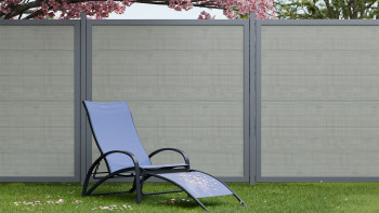 planeo Gardence Simply Guard - Clôture de jardin en PVC Grey Ash Cut avec cadre en aluminium anthracite 180 x 180 cm