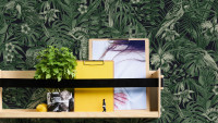 Papier peint en vinyle Greenery A.S. Création country style feuilles de palmier vert noir 101