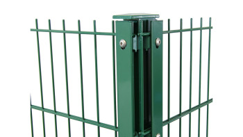 Poteaux d'angle de type F vert mousse pour clôture à double maille - hauteur de la clôture 2430 mm