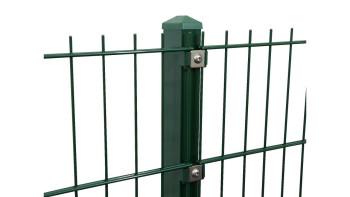 Poteau de clôture de type P vert mousse pour clôture à double maille - hauteur de la clôture 630 mm
